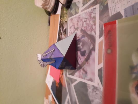 Ein Polyeder, das von einer/m Nutzer/in gebastelt wurde.