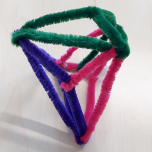 Ein Polyeder, das von einer/m Nutzer/in gebastelt wurde.