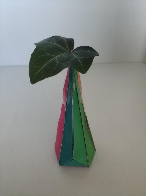 Ein Polyeder, das von einer/m Nutzer/in gebastelt wurde.