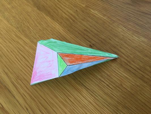 Ein Polyeder, das von einer/m Nutzer/in gebastelt wurde.