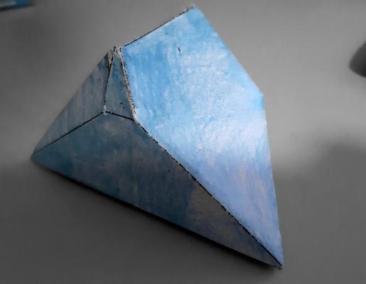 Ein Polyeder, das von einer/m Nutzer/in gebastelt wurde.