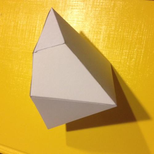 Ein Polyeder, das von einer/m Nutzer/in gebastelt wurde.