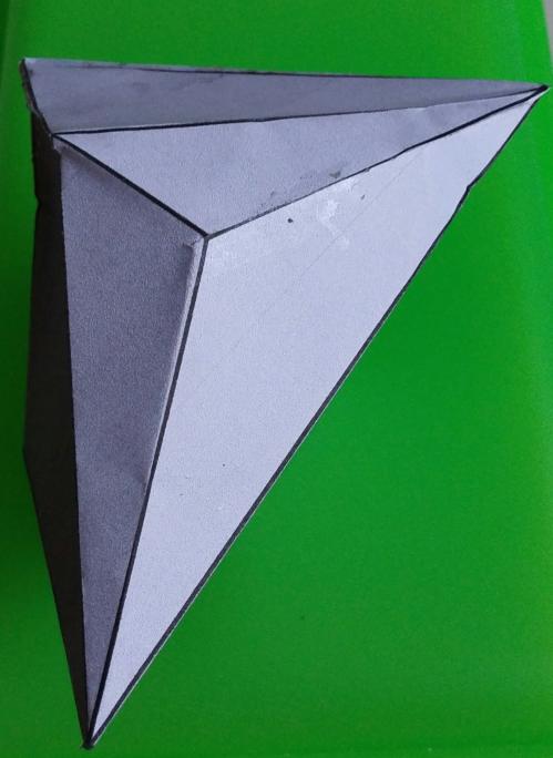 Ein Polyeder, das von einer/m Nutzer/in gebastelt wurde.