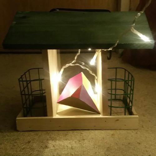 Ein Polyeder, das von einer/m Nutzer/in gebastelt wurde.