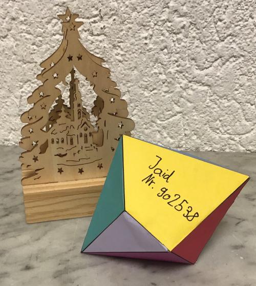 Ein Polyeder, das von einer/m Nutzer/in gebastelt wurde.